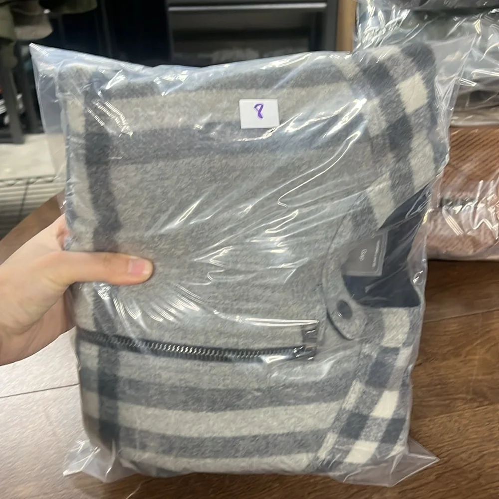GAP‎ Gray and Black plaid Puffer wool Coat